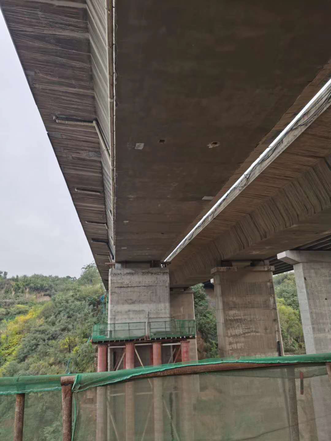 大庆桥梁加固前制定可行设计方案图并用对施工方法